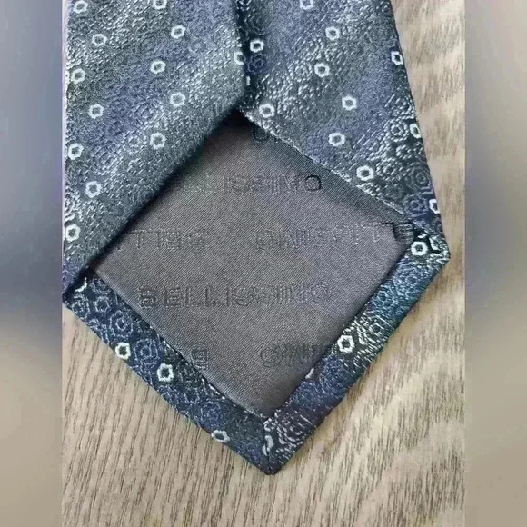 Bellissimo blue and silver tie.  100% silk - Picture 5 of 8